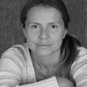 Олена Астахова