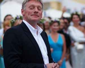 Песков поплыл в свадебное путешествие на яхте за 340 тыс. евро в неделю (ФОТО)
