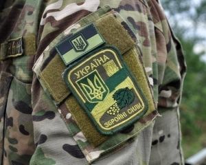 На передовой 6 раненых, сутки