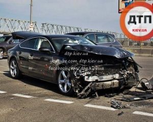 VIP-ДТП на Подоле: Audi протаранил Porsche (ФОТО)