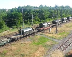РФ направила черговий ешелон з танками на Донбас (відео, карта АТО)