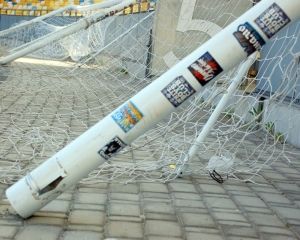 «Олімпійський» спотворять сітками і ґратами