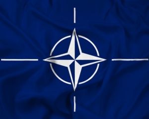 НАТО не видит конкретной угрозы от России