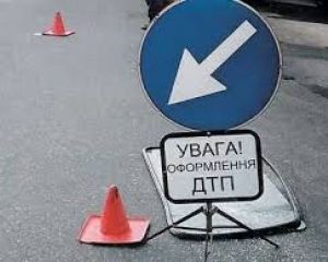 В Киеве из-за смертельной аварии перекрыли мост Метро