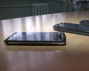 Мужчина назвался милиционером и забрал мобилки в 8-классников