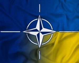 НАТО стягивает тяжелое вооружение к Беларуси