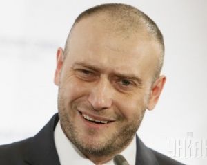 Ярошу в больницу принесли чачу (фото)