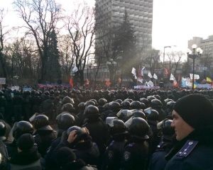 Береза и Геращенко останавливают штурм Рады