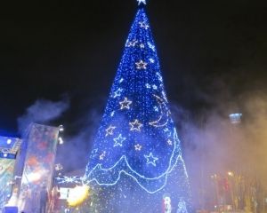 В центр Донецка свозят детей
