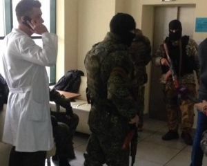 Вооруженные люди из больницы похитили главу «Укрспирта» (фото, видео)