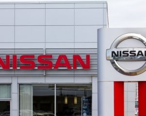 Nissan повертає півмільйона «легкозаймистих» авто