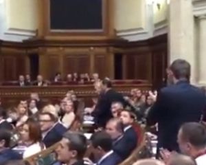Овации Шухевичу в Раде (видео)