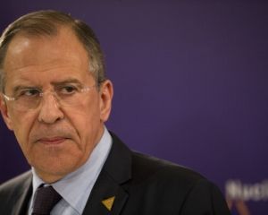 Лавров терміново завертає білі КАМАЗи в Україну