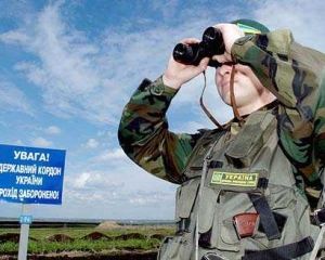 Росія обстрілює 400 кілометрів українського кордону