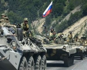 Росія стягнула до кордону 45 тисяч військових