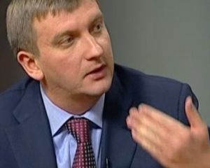У Яценюка хотят ввести санкции против России