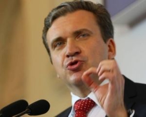 Шеремета запевняє, що в Раду не збирається
