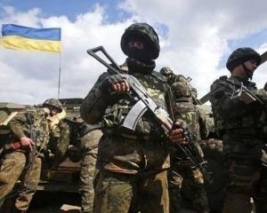 В украинских саперов новые помощники: американский IRobot и 12 обученных собак