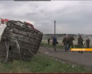Рада пустила 300 вооруженных полицейских из Австралии на место падения Боинга