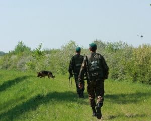 Пограничники предотвратили прорыв военной техники из России