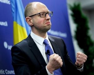 Яценюк призывает депутатов «всех цветов» поддержать реформирование ГТС