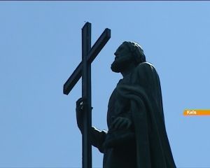 Церкви Московского патриархата контролируются спецслужбами и получают проповеди из России (видео)