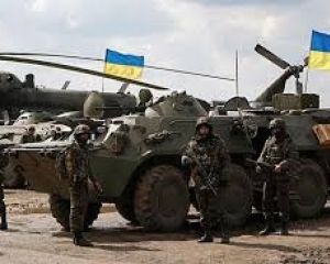 Над Дзержинськом вже майорить прапор України
