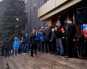 Захваченная Макеевская мэрия проголосовала за референдум