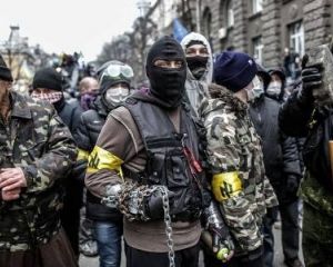 Правый сектор отправляет в Крым