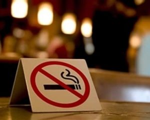 За год в кафе и ресторанах «накурили» штрафов на 2 миллиона