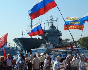 В порт Севастополя зашли корабли НАТО: обмениваются мнениями и играют в баскетбол (фото)