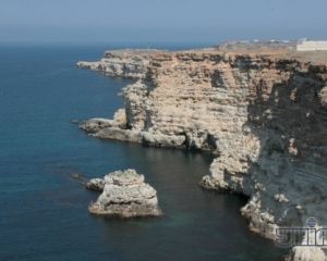В Крыму оползень убил туриста ( фото, видео)