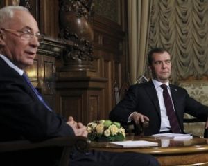 Азаров предложит Москве смириться с евровыбором Украины