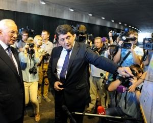 Азаров открыл в Киеве тоннель