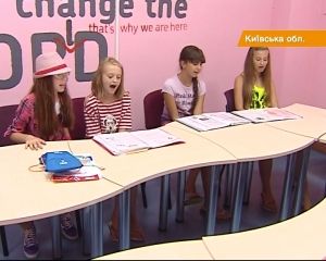 Языковой лагерь: песни Beatles, преподаватель из Шотландии и подготовка ко взрослой жизни (видео)