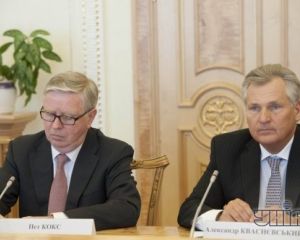 Кокс и Квасьневский снова проигнорировали журналистов