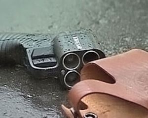 Депутат расстрелял свою машину в центре Севастополя