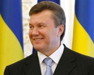 Януковичу показали в Херсоне как строится мост