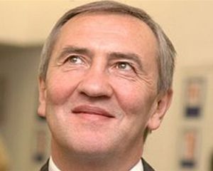 Черновецкий возвращается в бизнес: заработает на интернете и лекарствах