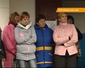 Житомирские коммунальщики перекроют воду для 3 тысяч человек, им полгода не платят зарплату