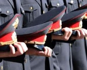 Сержант милиции застрелился в суде на Днепропетровщине