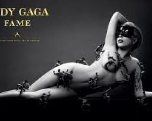 Lady Gaga снова разделась – теперь для рекламы духов