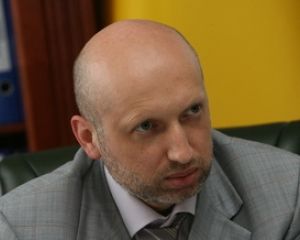 Турчинов переписал все имущество на родственников