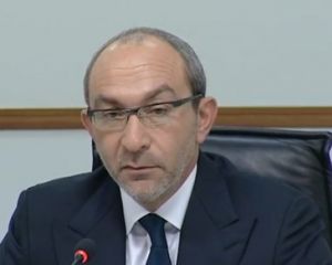 Кернес обещает восстановить поврежденный взрывом дом до конца года