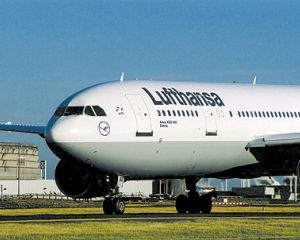 Бортпроводники Lufthansa снова бастуют