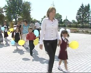 Более двух сотен волынских учеников впервые за 20 лет сели за новенькие парты