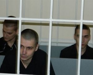 Обвиняемый в убийстве Оксаны Макар заснул в суде