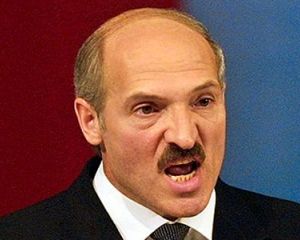 Янукович поздравил Лукашенко с днем рождения