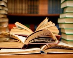 В Украинском доме ко Дню знаний открыли традиционную книжную выставку-ярмарок