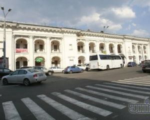 Янукович разрешил приватизацию Гостиного двора в Киеве